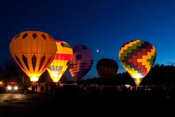 Photo Of The Day: Hot Air In Hudson