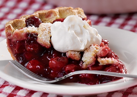 How to make a cherry pie with sweet cherries?