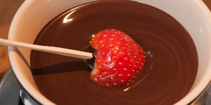 Chocolate Fondue Day - easy chocolate fondue recipe?