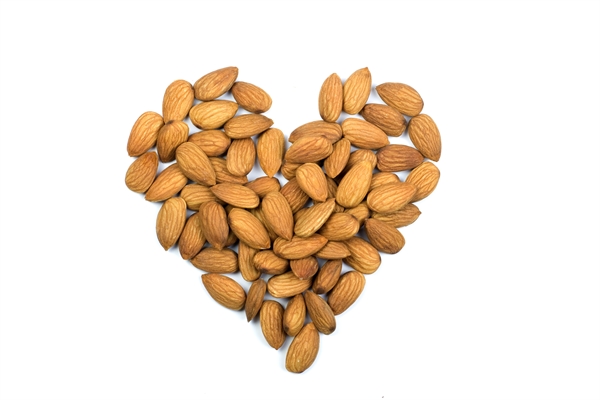 how many almonds per day?