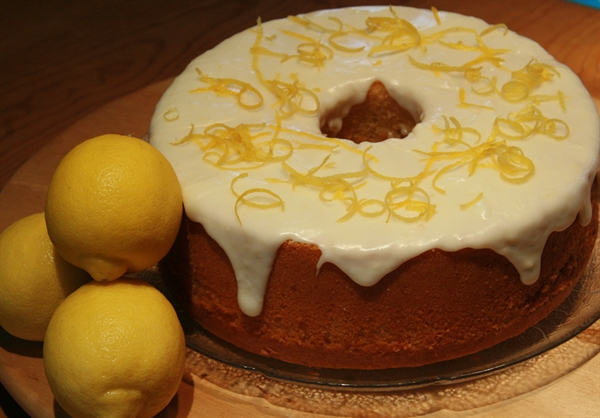 How to properly store a lemon chiffon cake?