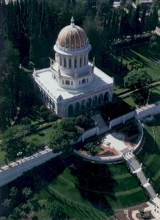 can someone give me detailed answer on the history of baha’i?