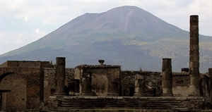 Vesuvius Day - Smoke has been coming out of Vesuvius all day?