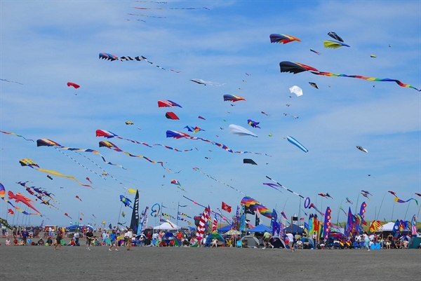 23 huge kite festivals around the world - Matador Network