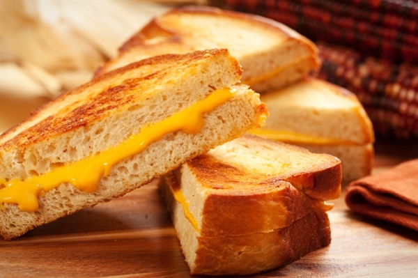 How do you make a healthy grilled cheese sandwich?