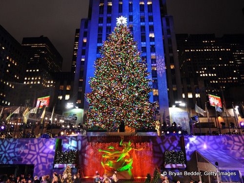 Who is preforming at the 2009 Rockefeller Center Christmas Tree Lighting?