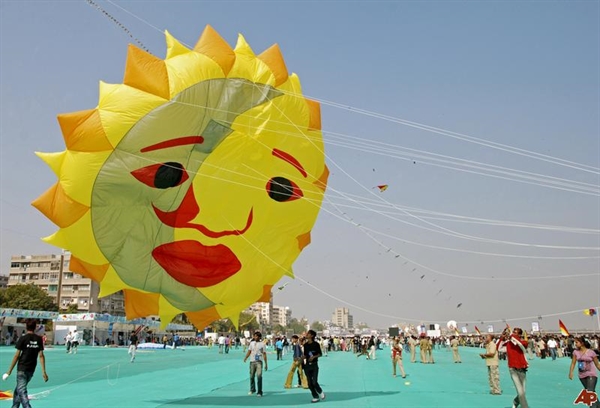 2014 Happy International Kite Festival, Uttrayan HD Wallpapers ...
