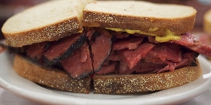 Hot Pastrami Sandwich Day - How to make hot pastrami sandwich?